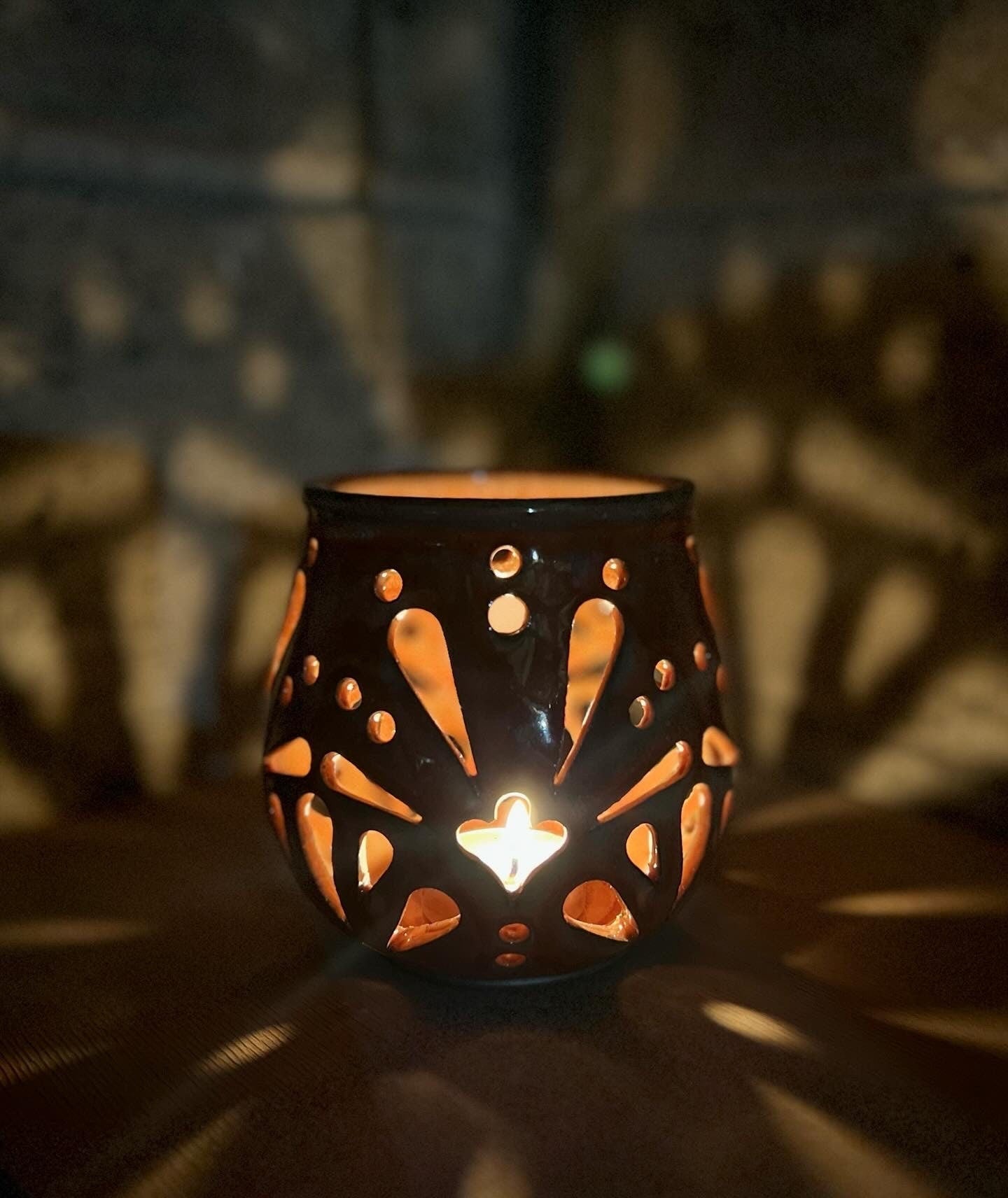 Ceramic tea light holder, candle holder