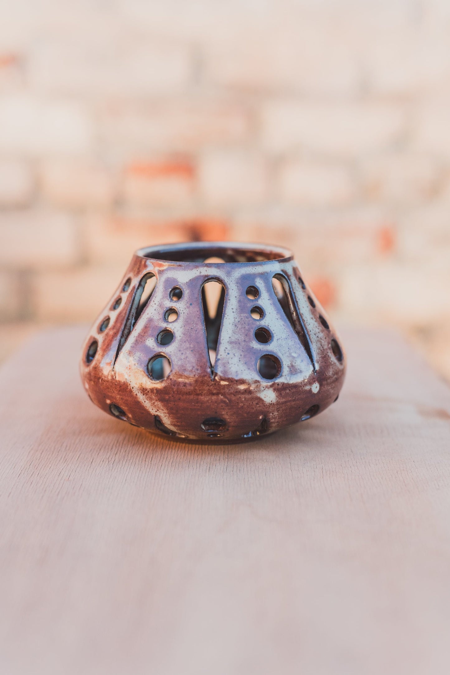 Ceramic tea light holder, candle holder